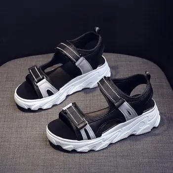 2021 Летни мъфини Сандали на платформа Жени Проста катарама Неплъзгащи се гумени еднолични сандали Плажна ваканция Ежедневни дамски обувки