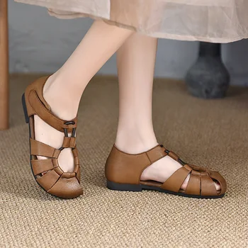 Жените нови истински крава кожа плоски сандали дама удобни и дишащи кухи обувки
