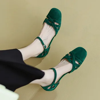 Нови летни сандали римски кухи жени мода кайсия цвят обувка елегантен квадратна глава плоско дъно меки обувки подметка туфли женские