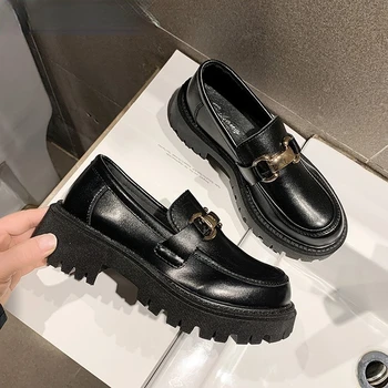 Черни обувки Дамски мокасини Дами Дебела подметка Приплъзване на плоскости Пълзящи кожени обувки на платформа Ежедневни катарами обувки Zapatos De Mujer