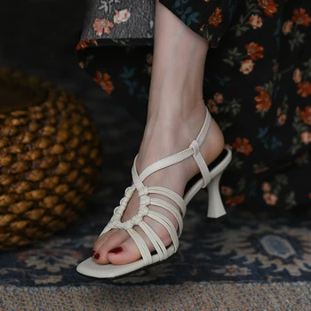 Летни сандали ретро дами отворени пръсти обувки пролет реколта римски гладиаторски обувки френски стил жени сандал на петата 6.5CM размер 41